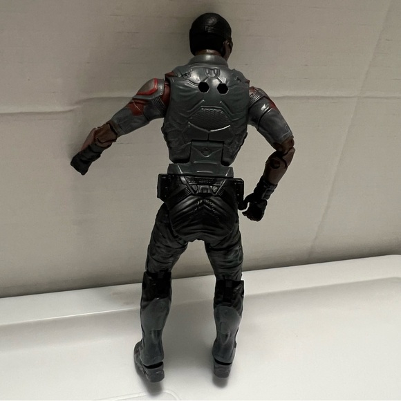 Falcon Marvel Legends MCU Civil War Walmart Exclusive (Missing Wings & Backpack) - Picture 4 of 6